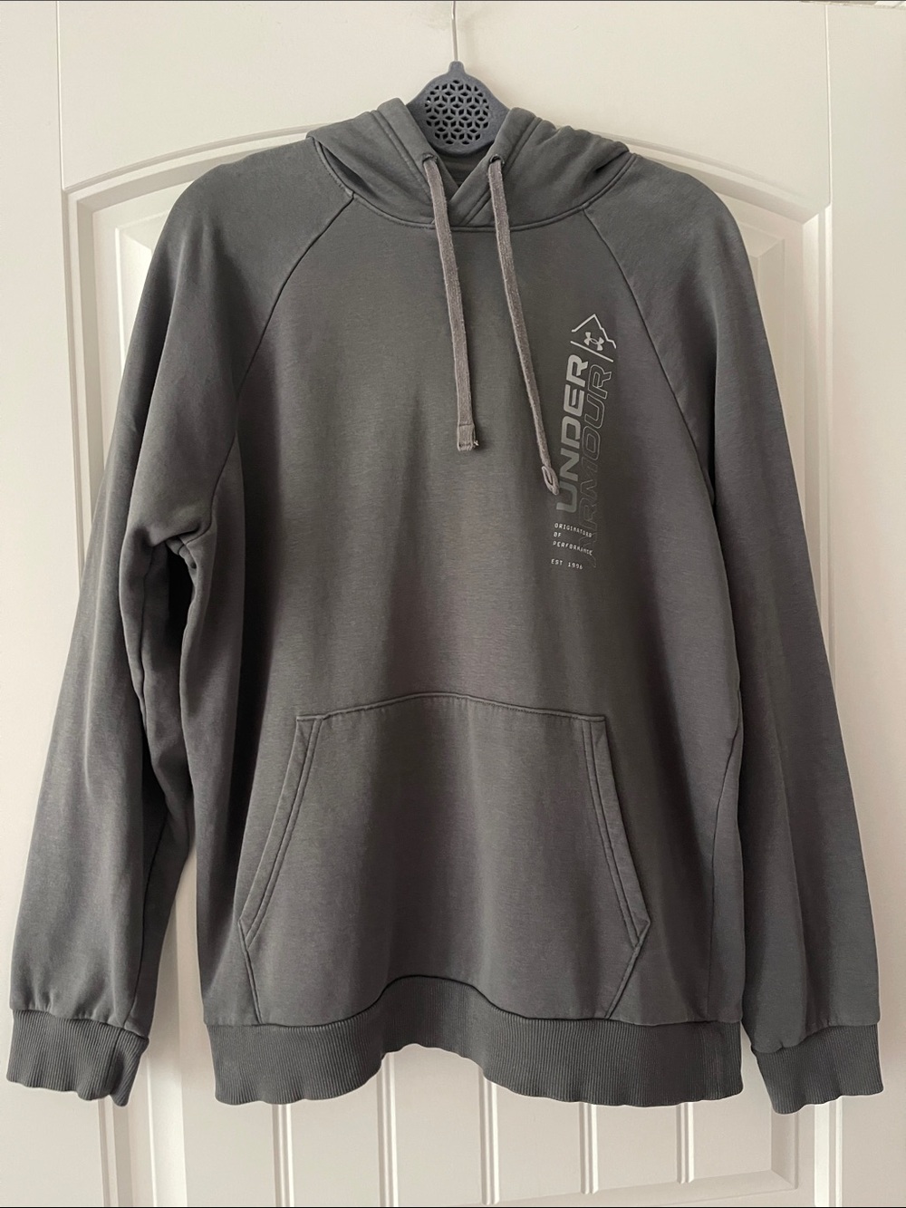 Under Armour Mens Gray Hoodie Mountain Graphic medium